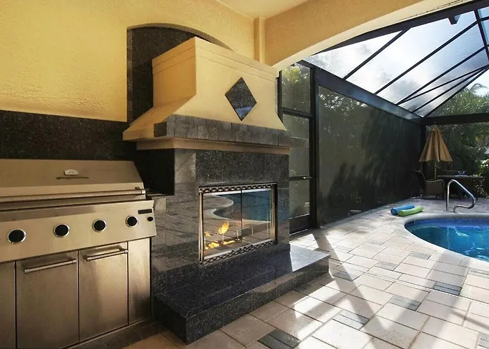 Villa Country Club Residence - Stylish 4 Bedroom Home